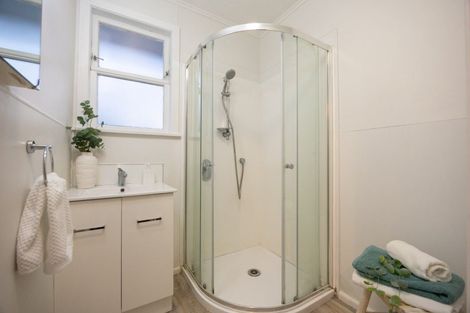 Photo of property in 2a Ruamahanga Crescent, Terrace End, Palmerston North, 4410