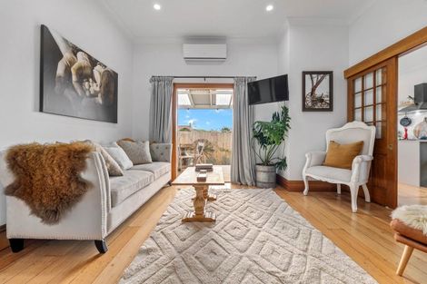 Photo of property in 12 High Street, Tirau, 3410