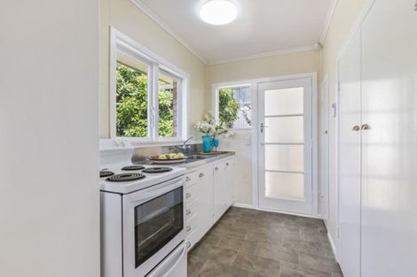 Photo of property in 6 View Road, Papakura, 2110