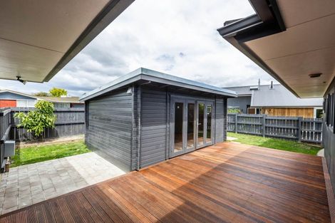 Photo of property in 2 Bale Place, Havelock North, 4130