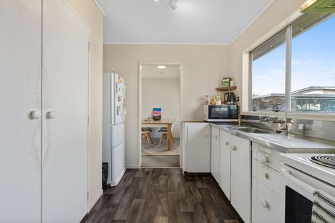 Photo of property in 4 Roslyn Road, Levin, 5510