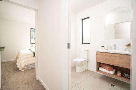 Photo of property in 90 Ara Paiwhenua, Tawa, Wellington, 5028