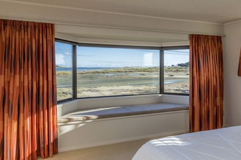 Photo of property in 9 Dawick Street, Foxton Beach, Foxton, 4815