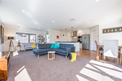 Photo of property in 79 Riverstone Drive, Riverstone Terraces, Upper Hutt, 5018