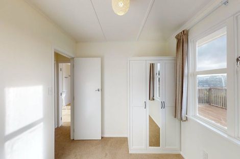 Photo of property in 22 Link Road, Newlands, Wellington, 6037