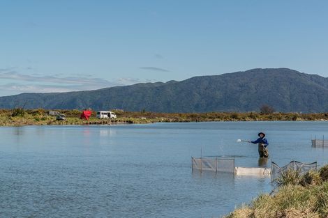 Photo of property in 133 Weggery Drive, Waikanae Beach, Waikanae, 5036
