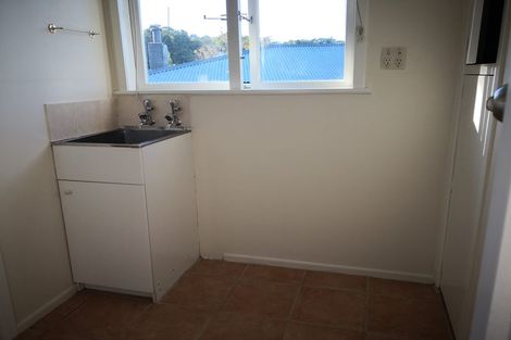 Photo of property in 3 Blenheim Street, Glenfield, Auckland, 0629