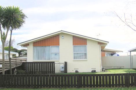 Photo of property in 8 Burrows Place, Frankton, Hamilton, 3204