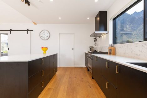 Photo of property in 21 Falconer Rise, Jacks Point, Queenstown, 9371