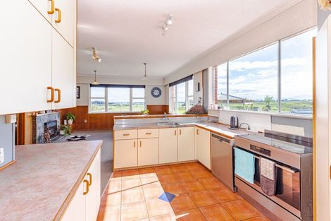 Photo of property in 157 Williams Road, Muriwai, Gisborne, 4072