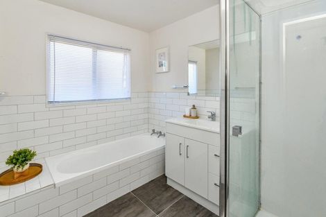 Photo of property in 2/56 Jellicoe Road, Manurewa, Auckland, 2102