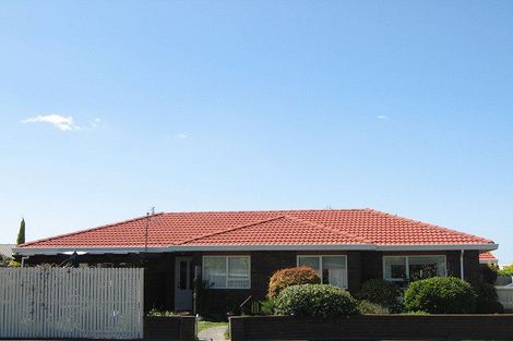 Photo of property in 30 Lowry Avenue, Redwood, Christchurch, 8051