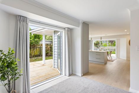 Photo of property in 13 Runanga Grove, Waikanae, 5036