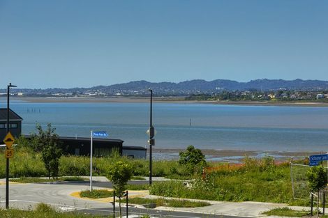 Photo of property in 2/18 Scott Road, Hobsonville, Auckland, 0616