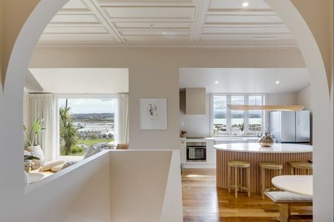 Photo of property in 5 Denholm Road, Hospital Hill, Napier, 4110