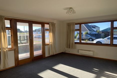 Photo of property in 1/2 Dulles Place, Papanui, Christchurch, 8053