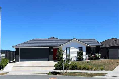 Photo of property in 32 Filmer Crescent, Wallaceville, Upper Hutt, 5018