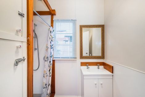 Photo of property in 169 Wellington Road, Paekakariki, 5034