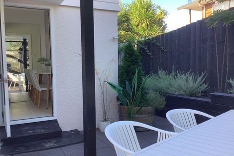Photo of property in 1/2 Heathcote Road, Castor Bay, Auckland, 0620
