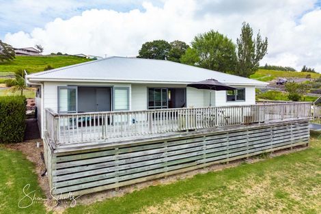 Photo of property in 20 Matai Drive, Maungaturoto, 0520