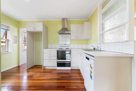 Photo of property in 9 Alma Crescent, Papakura, 2110