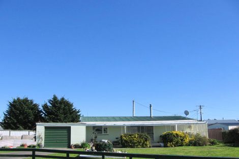 Photo of property in 5 Watchorn Place, Foxton Beach, Foxton, 4815