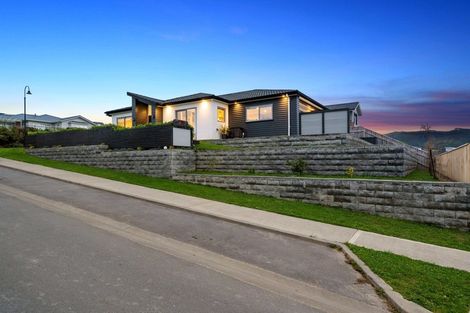 Photo of property in 2 Ihakara Arthur Lane, Aotea, Porirua, 5024