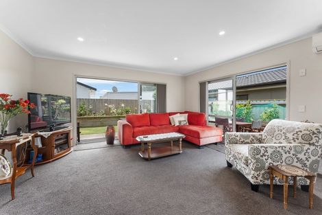 Photo of property in 27a Tukapa Street, Westown, New Plymouth, 4310