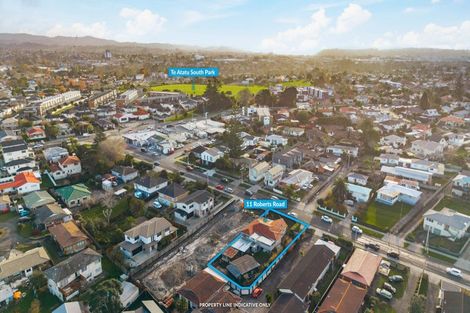 Photo of property in 11 Roberts Road, Te Atatu South, Auckland, 0610