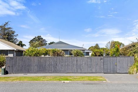 Photo of property in 22 Kawau Crescent, Bromley, Christchurch, 8062
