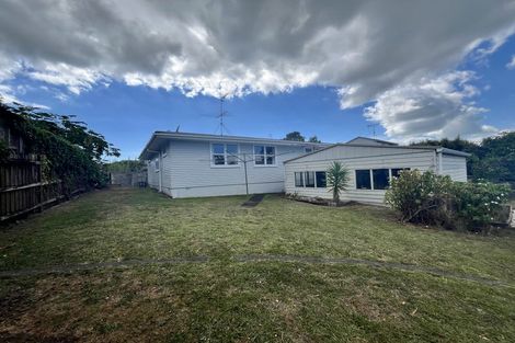 Photo of property in 1/6 Sunhaven Avenue, Glenfield, Auckland, 0629