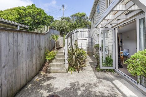 Photo of property in 1a Cecil Road, Tawa, Wellington, 5028