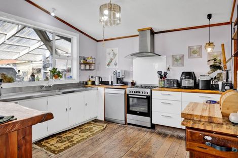 Photo of property in 11 High Street, Eltham, 4322
