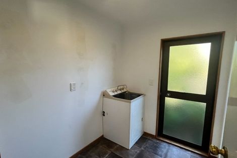 Photo of property in 28 Pohutukawa Avenue, Red Beach, 0932