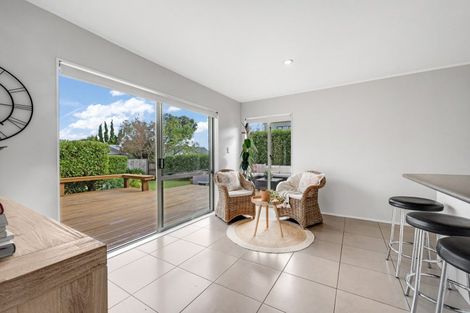 Photo of property in 18 Matterhorn Crescent, Northpark, Auckland, 2013