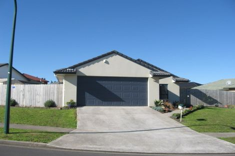 Photo of property in 6 Loughinisland Place, Weymouth, Auckland, 2103