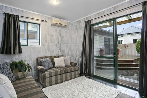 Photo of property in 10 Queen Street, Cambridge, 3434