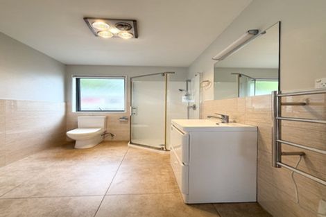 Photo of property in 16 Normandy Place, Henderson, Auckland, 0610