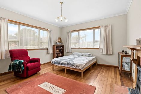 Photo of property in 31 Queenwood Road, Levin, 5510