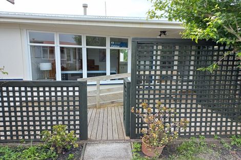 Photo of property in 3/116 Beach Haven Road, Beach Haven, Auckland, 0626