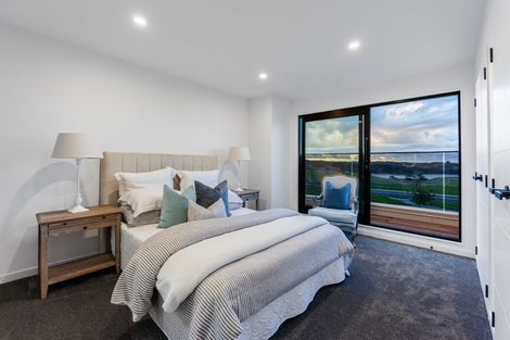 Photo of property in 218 Vaughans Road, Long Bay, Auckland, 0792