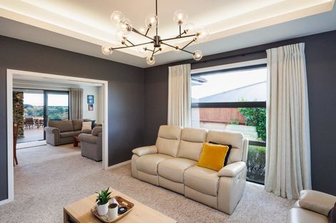 Photo of property in 156 Pacific Drive, Fitzherbert, Palmerston North, 4410
