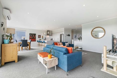 Photo of property in 1b Evans Road, Papamoa Beach, Papamoa, 3118