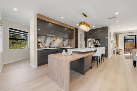 Photo of property in 58 Elevation Street, Flat Bush, Auckland, 2019