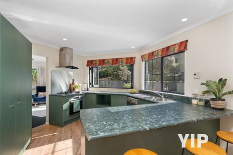 Photo of property in 13 Kilkelly Close, Tawa, Wellington, 5028