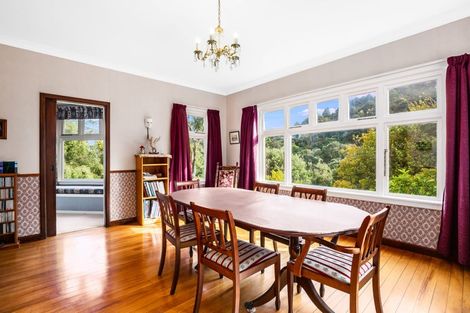 Photo of property in 33 Walter Road, Lowry Bay, Lower Hutt, 5013