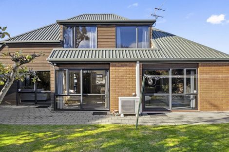 Photo of property in 10a Nikau Place, Riccarton, Christchurch, 8011