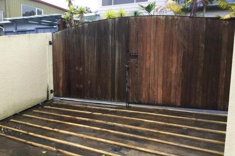 Photo of property in 1/43 Masterton Road, Rothesay Bay, Auckland, 0630