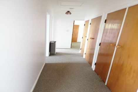 Photo of property in 32 Arapiko Street, Johnsonville, Wellington, 6037