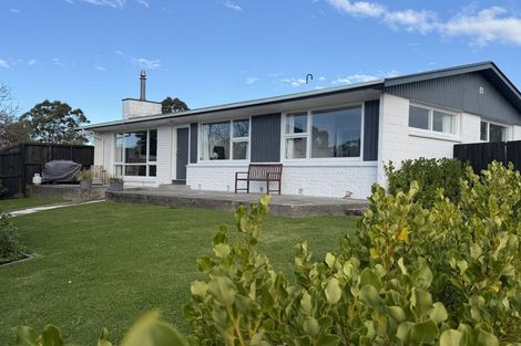 Photo of property in 37 Kathleen Crescent, Hornby, Christchurch, 8042